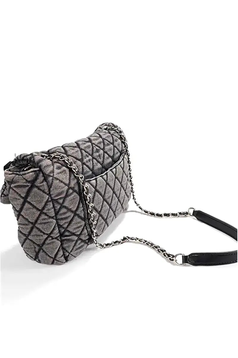 Well Tailored Bag with a Graceful Silhouette