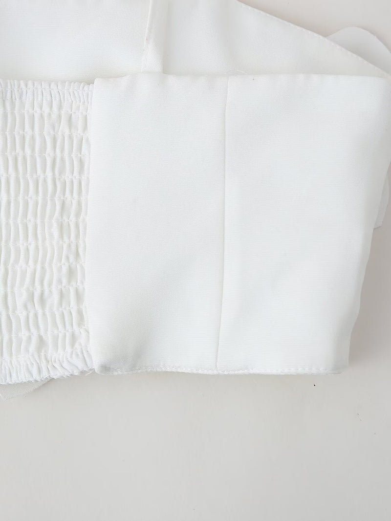 Effortlessly Elegant Top with a Timeless Design