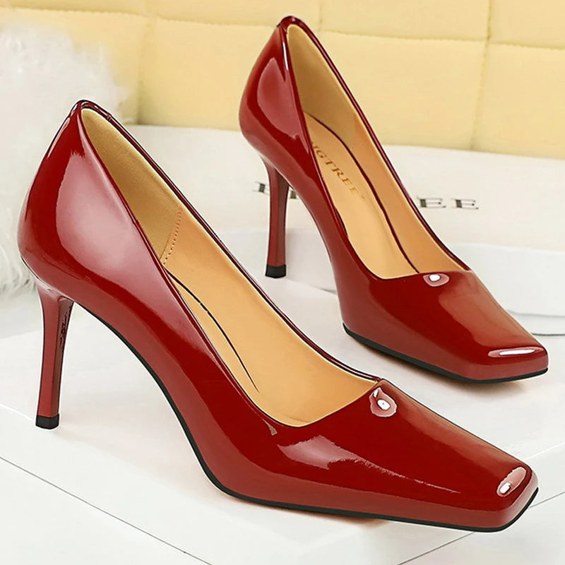Classic Vintage Heels with a Flattering Fit