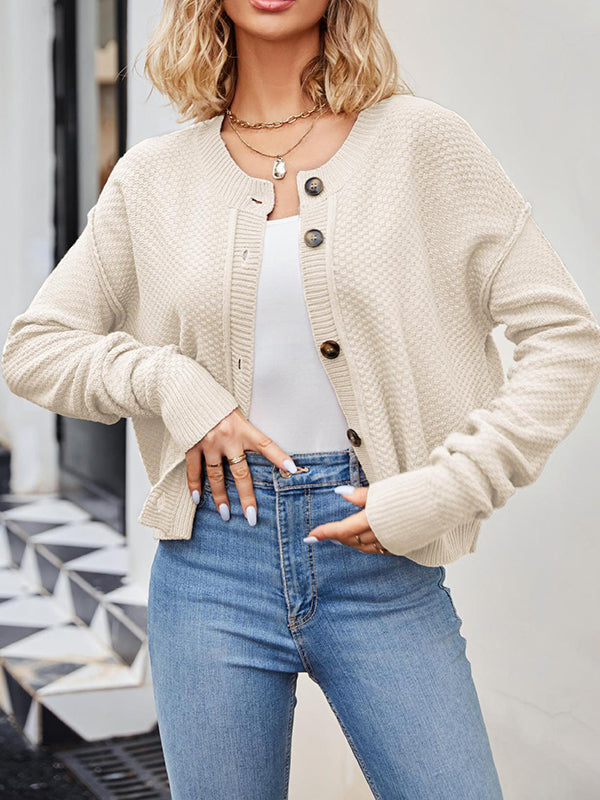 Well Tailored Cardigan with a Graceful Silhouette