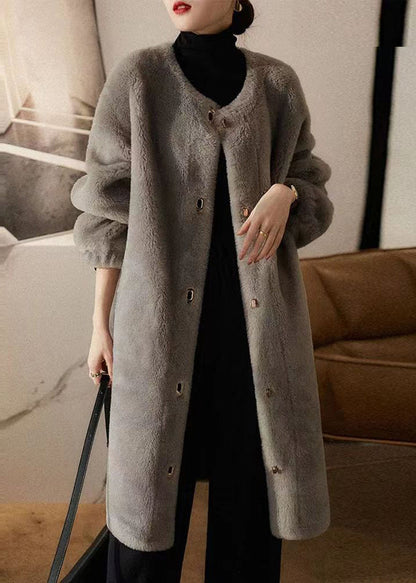 Beautifully Finished Coat in a Timeless Design