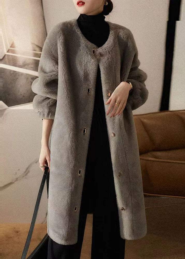 Beautifully Finished Coat in a Timeless Design
