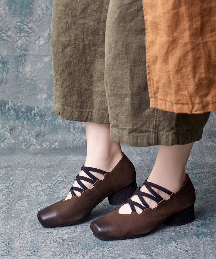 Effortlessly Elegant Heels with a Timeless Design