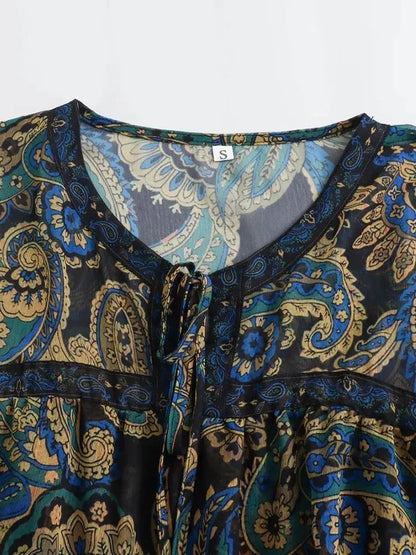 Classic Vintage Blouse with a Flattering Fit