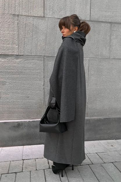 Well Tailored Coat with a Graceful Silhouette
