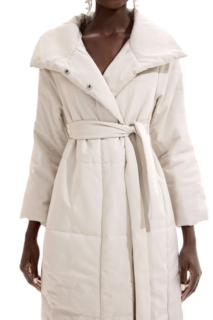 Effortlessly Elegant Coat with a Timeless Design