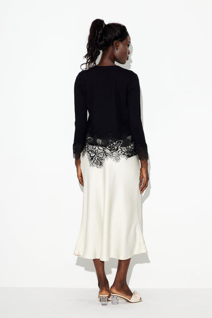 Beautifully Crafted Top in a Classic Style