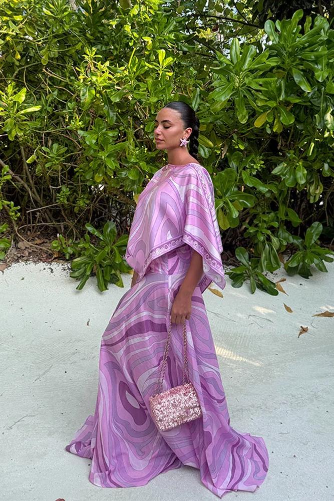 Effortlessly Elegant Garment with a Timeless Design