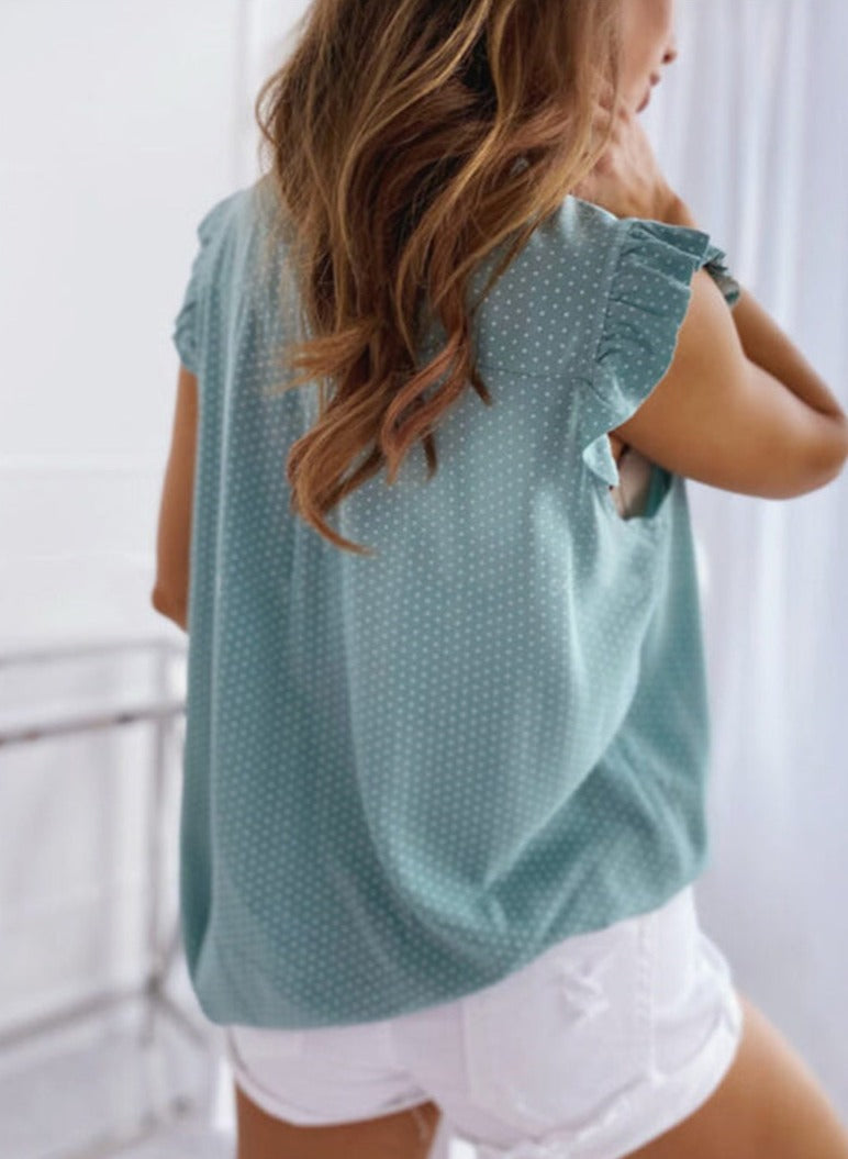 Well Tailored Blouse with a Graceful Silhouette