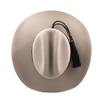 Effortlessly Elegant Garment with a Timeless Design