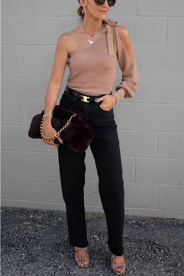 Effortlessly Elegant Sweater with a Timeless Design