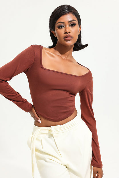 Well Tailored Top with a Graceful Silhouette
