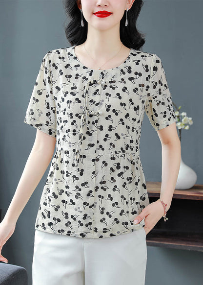 Beautifully Crafted Blouse in a Classic Style