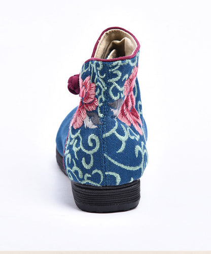 Well Tailored Boots with a Graceful Silhouette