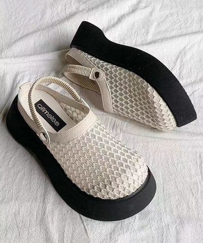 Effortlessly Elegant Sandals with a Timeless Design