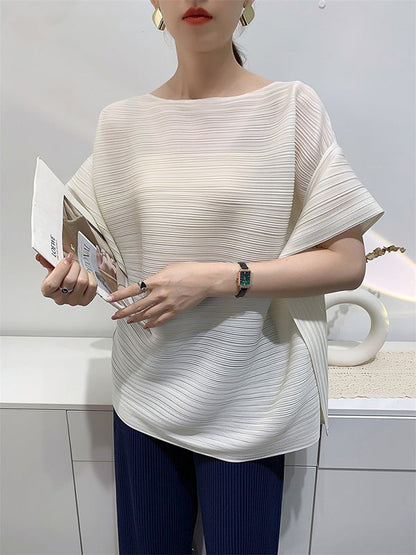 Well Tailored T-Shirt with a Graceful Silhouette