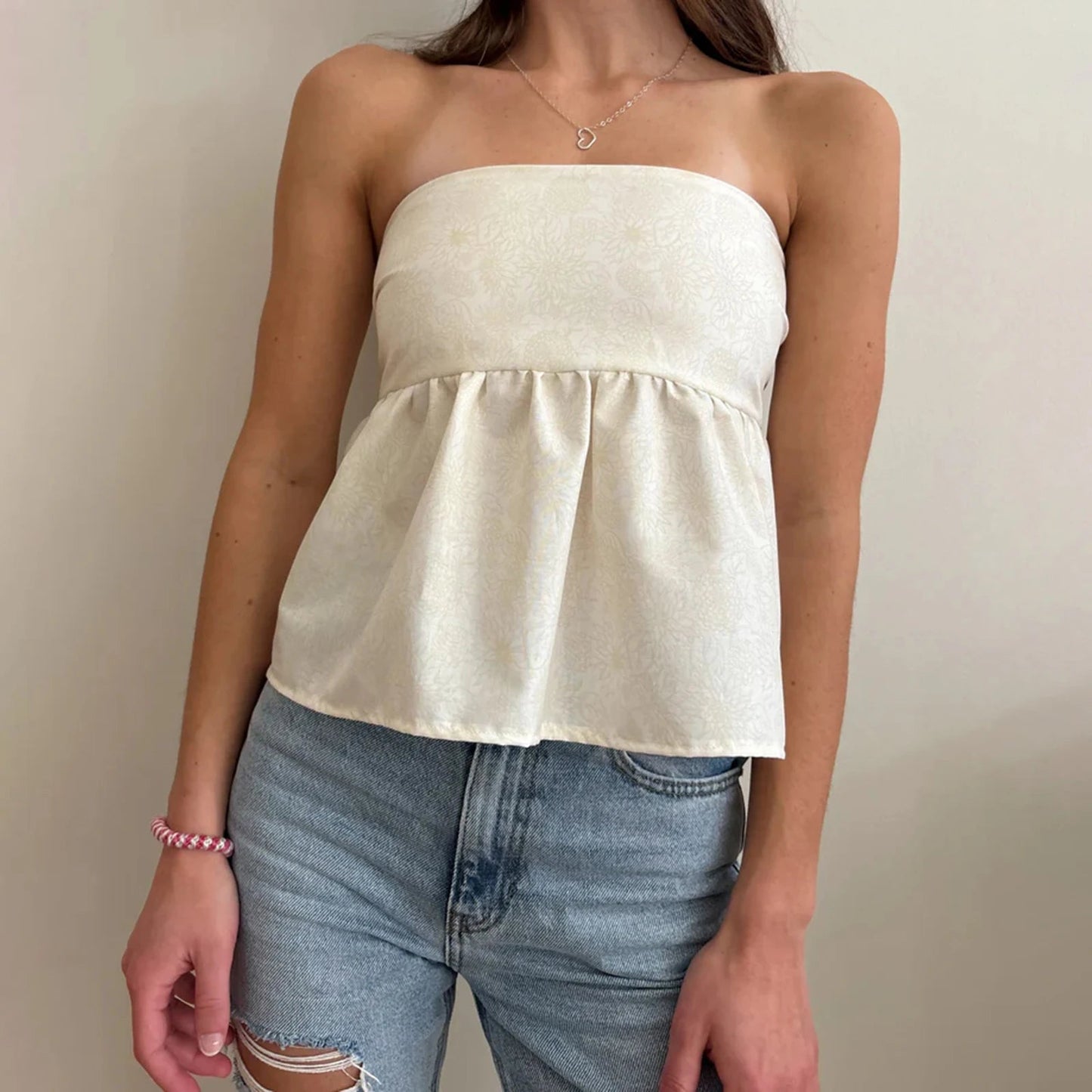 Effortlessly Elegant Top with a Timeless Design