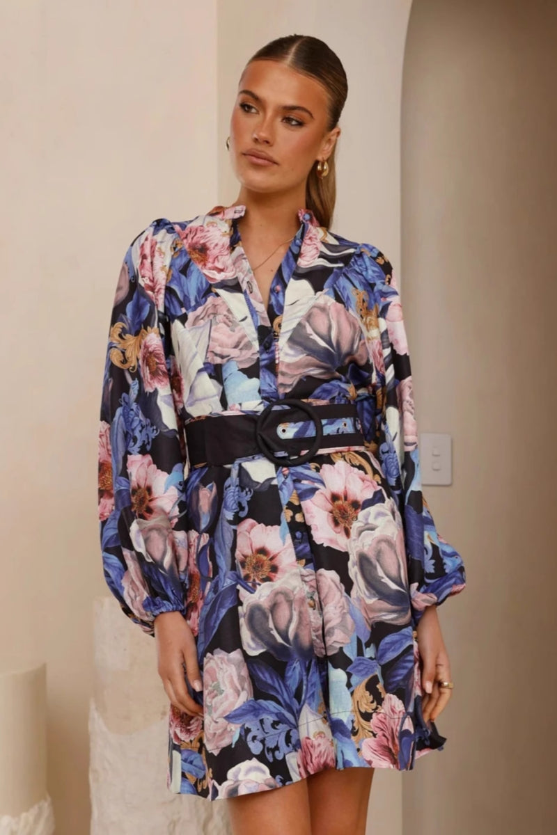 Classic Vintage Dress with a Flattering Fit