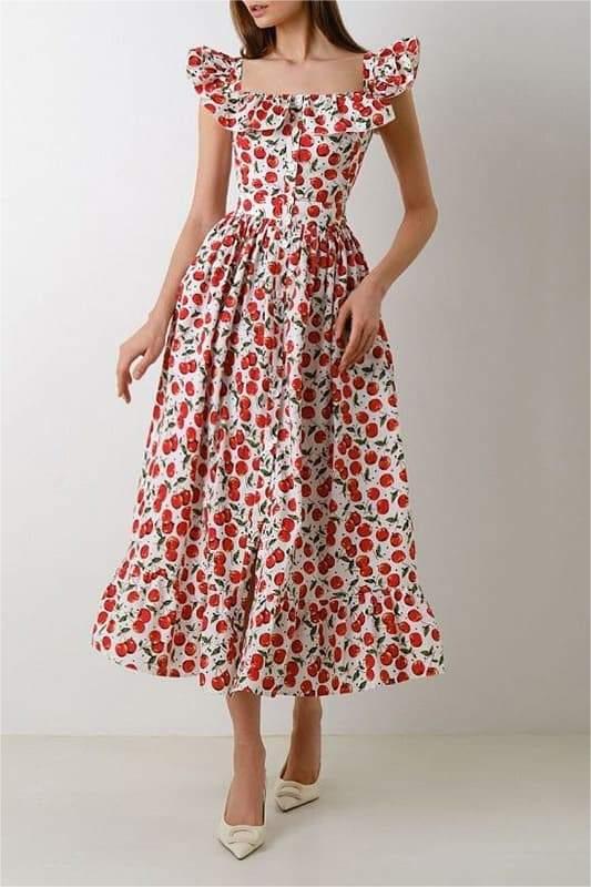 Beautifully Finished Dress in a Timeless Design