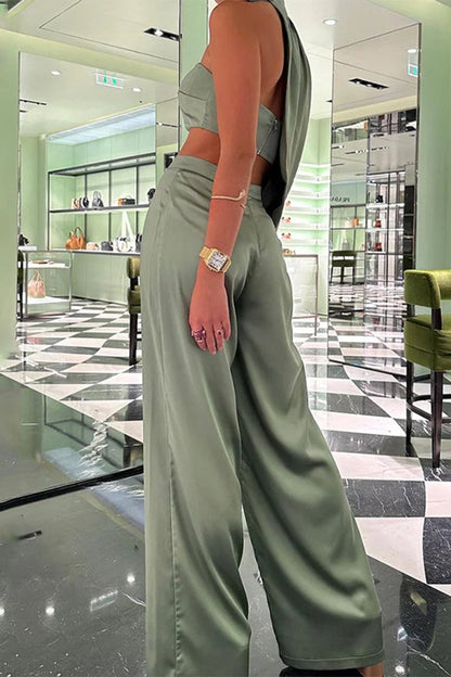 Effortlessly Elegant Garment with a Timeless Design