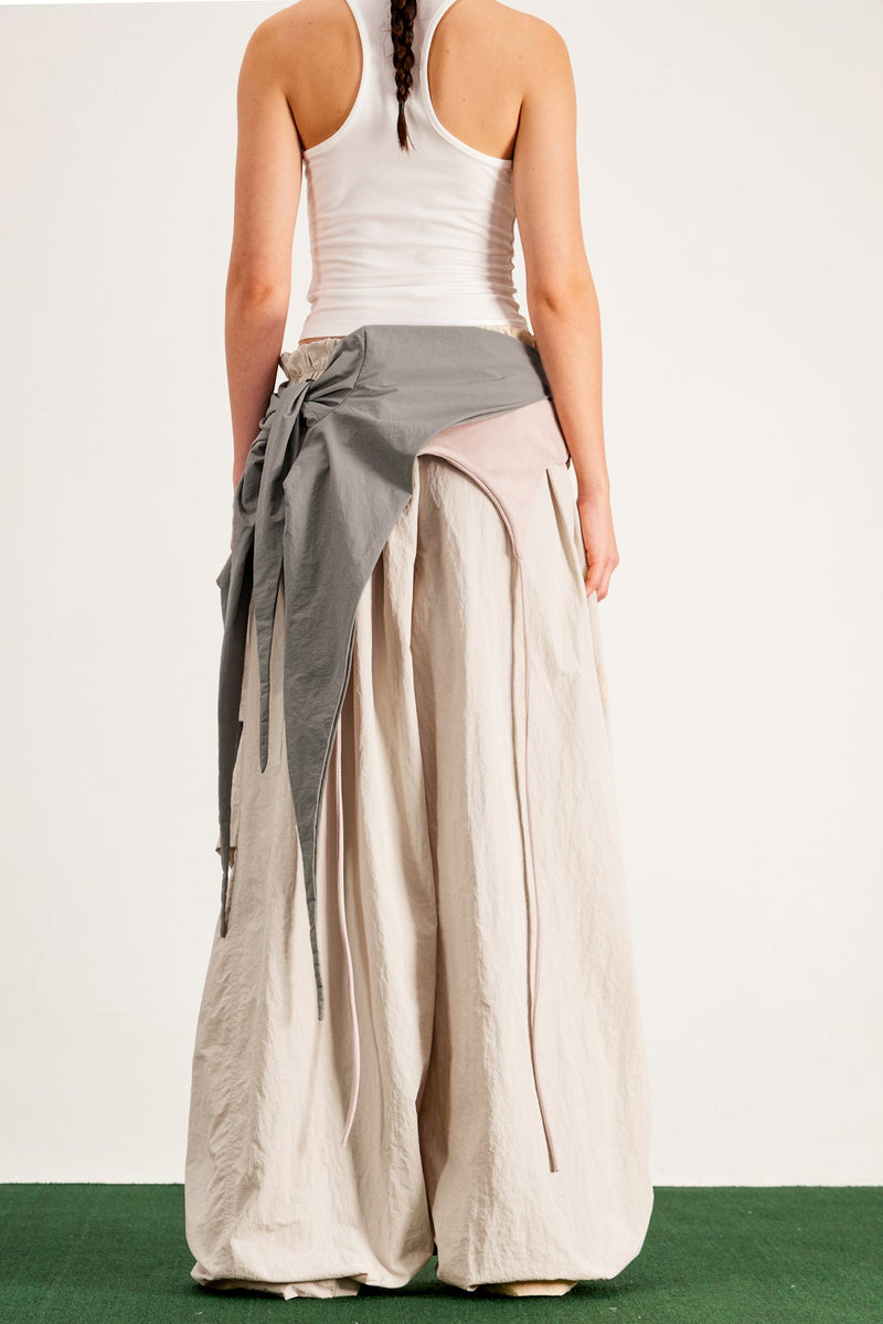 Well Tailored Pants with a Graceful Silhouette