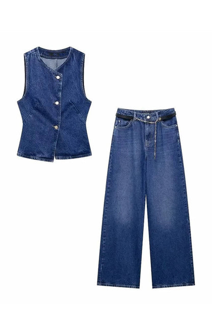 Well Tailored Top with a Graceful Silhouette