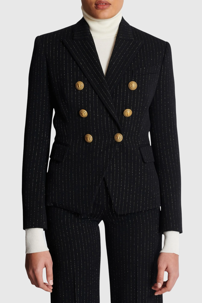 Well Tailored Pants with a Graceful Silhouette