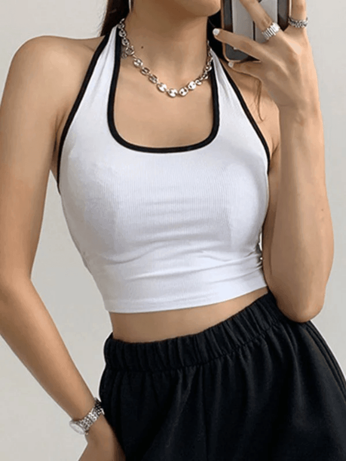 Well Tailored Top with a Graceful Silhouette
