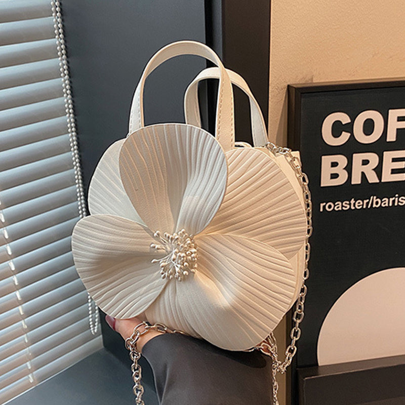 Polished Bag with an Effortless Classic Look