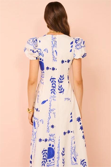 Gracefully Styled Dress for Any Occasion