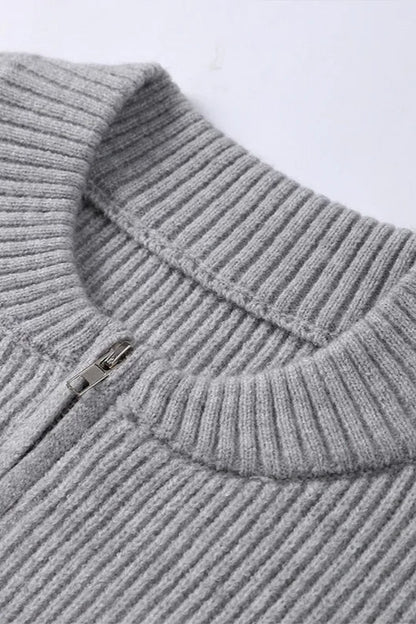 Well Tailored Cardigan with a Graceful Silhouette