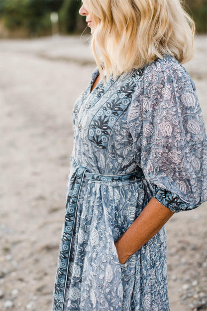 Beautifully Crafted Dress in a Classic Style