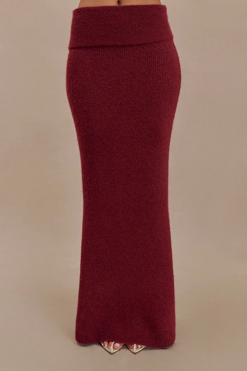 Well Tailored Garment with a Graceful Silhouette