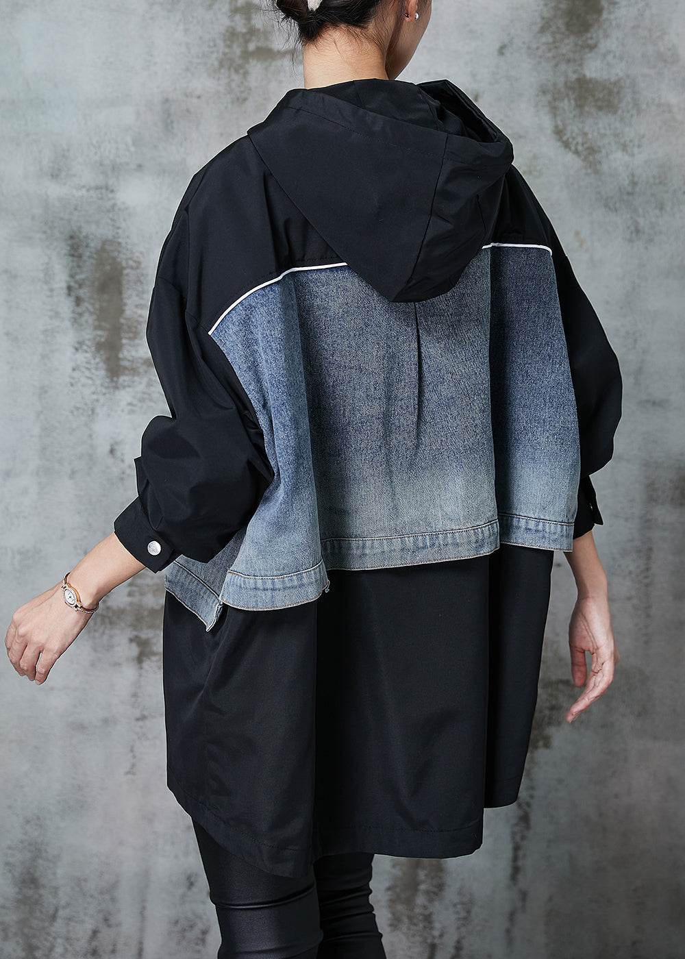 Well Tailored Coat with a Graceful Silhouette