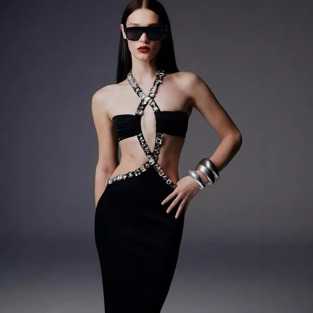 Effortlessly Elegant Dress with a Timeless Design