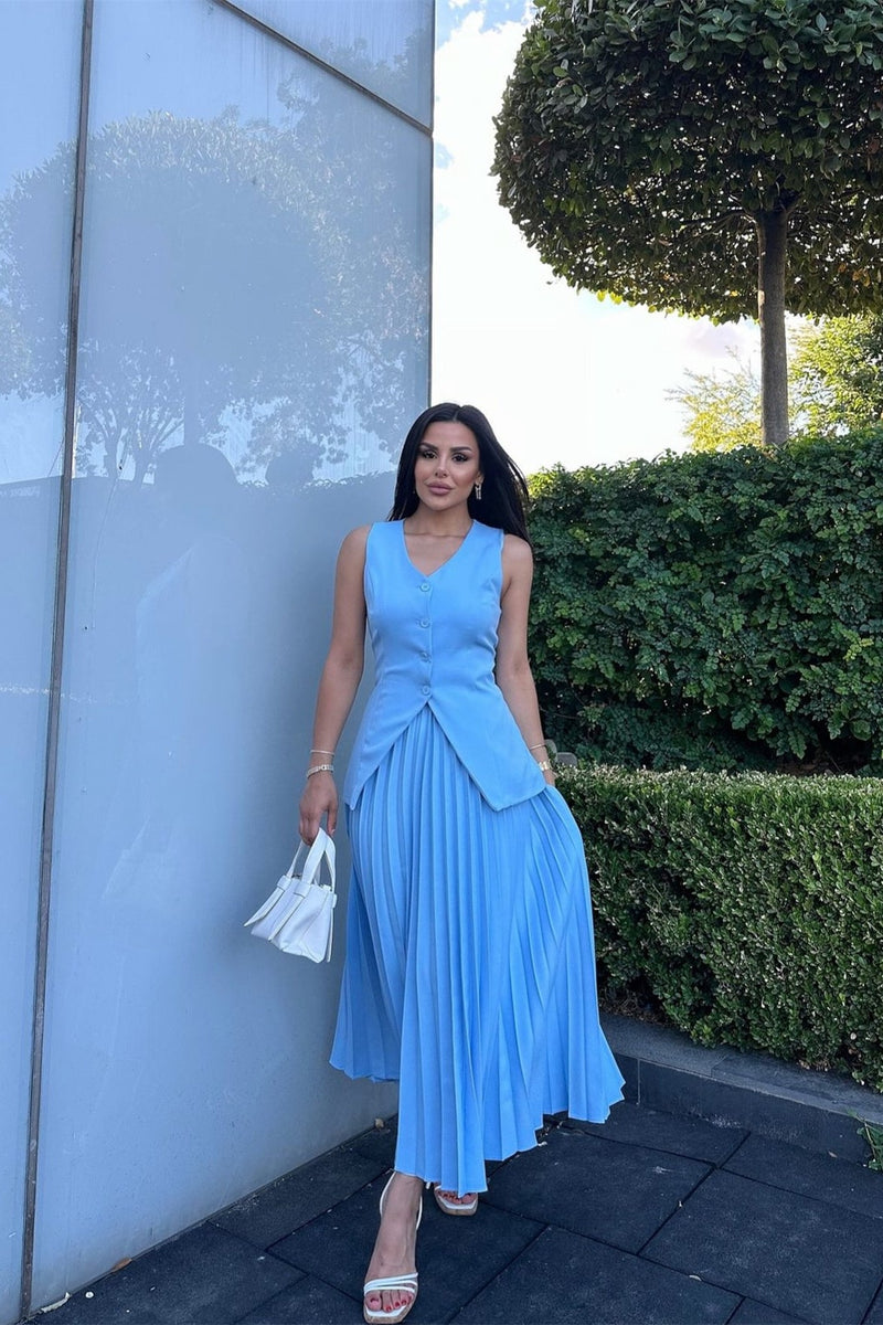 Classic Vintage Garment with a Flattering Fit