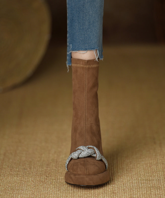 Well Tailored Boots with a Graceful Silhouette
