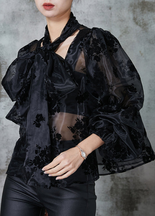 Well Tailored Blouse with a Graceful Silhouette
