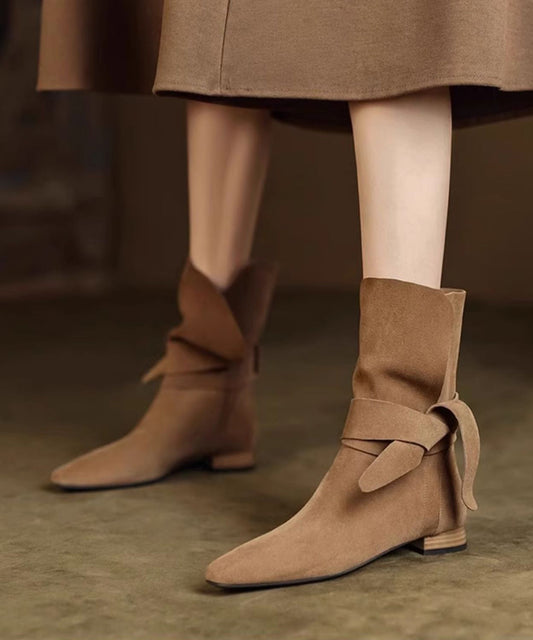Well Tailored Boots with a Graceful Silhouette