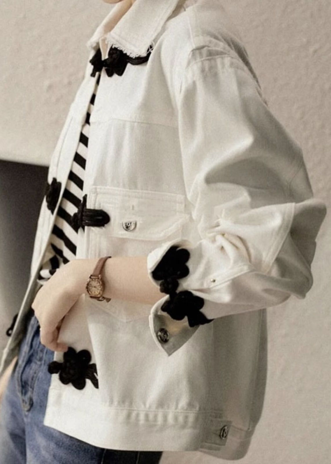 Well Tailored Jacket with a Graceful Silhouette