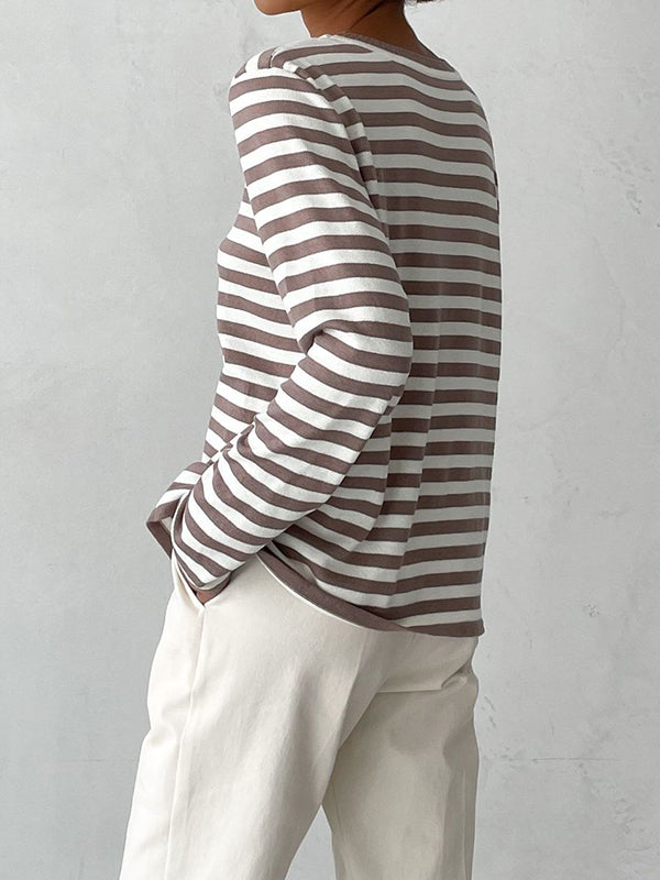 Well Tailored Sweater with a Graceful Silhouette