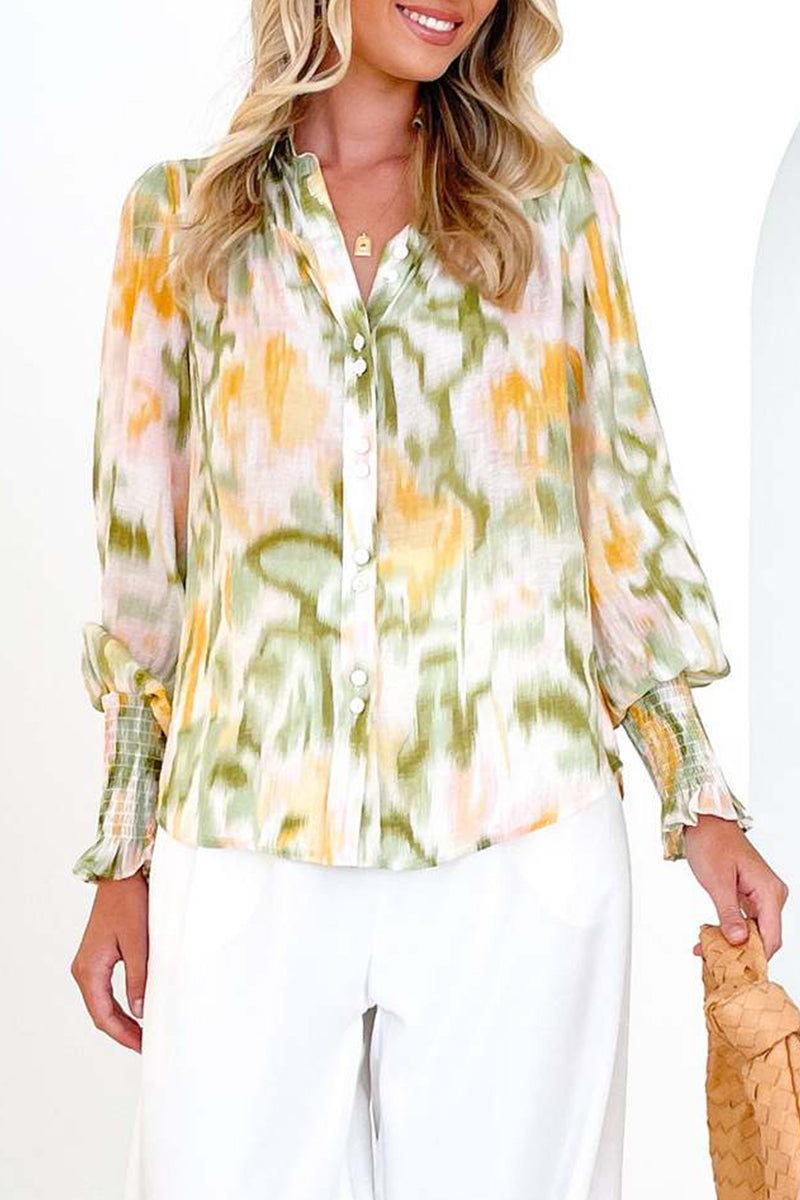 Effortlessly Elegant Top with a Timeless Design
