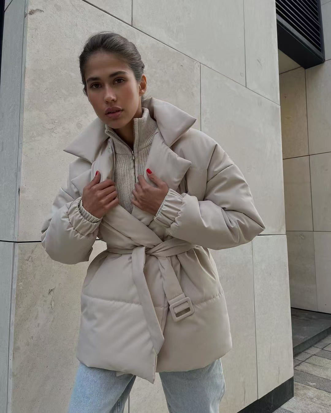 Effortlessly Elegant Jacket with a Timeless Design