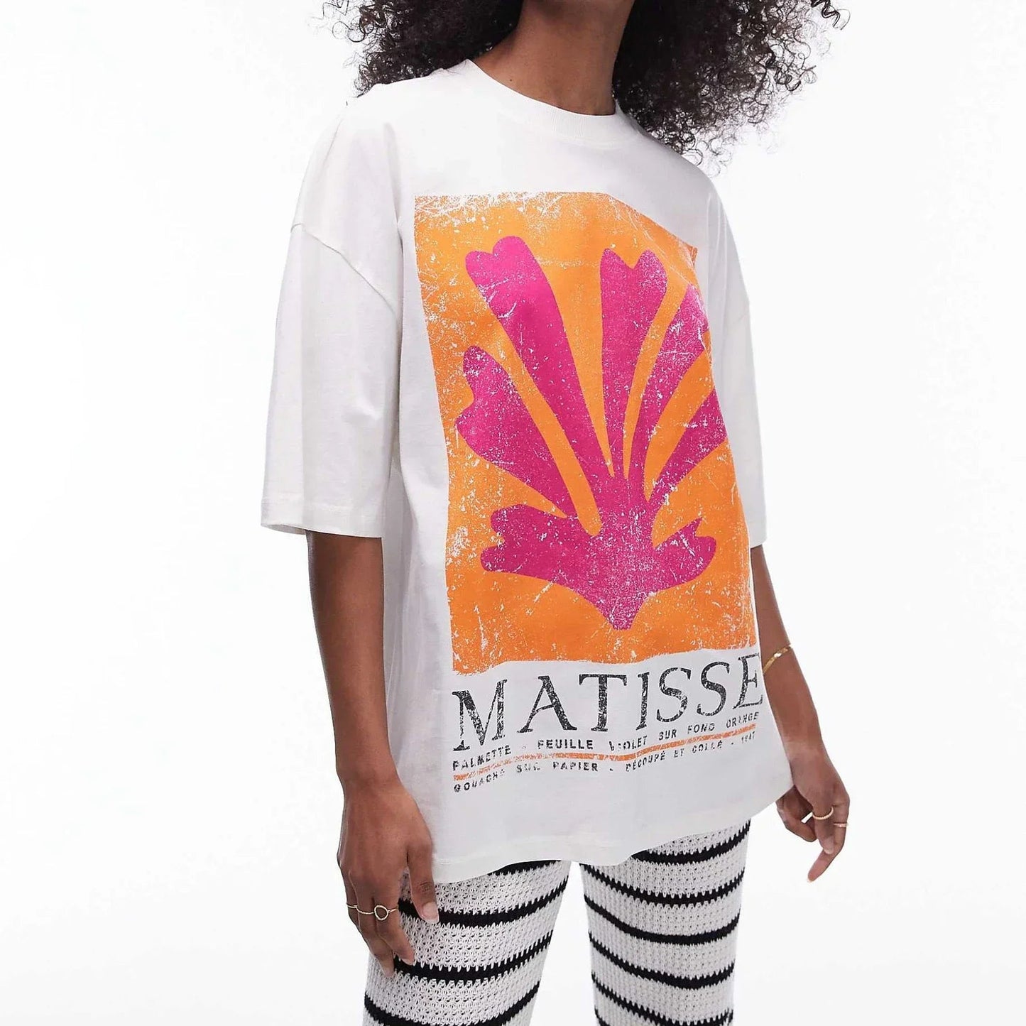 Effortlessly Elegant T-Shirt with a Timeless Design
