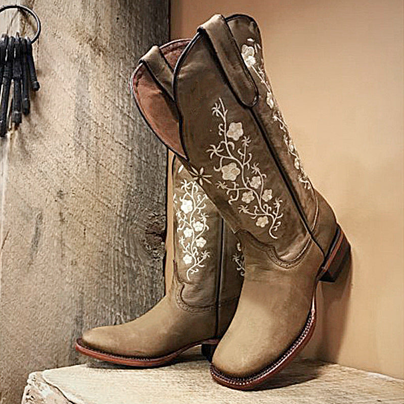 Elegantly Styled Boots for Everyday Wear