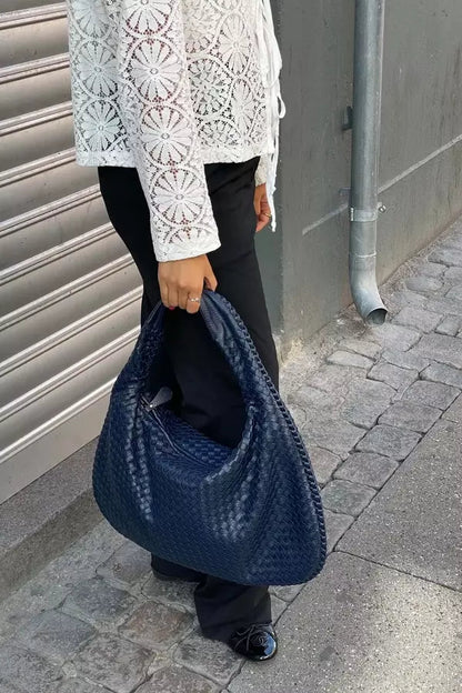 Beautifully Finished Bag in a Timeless Design