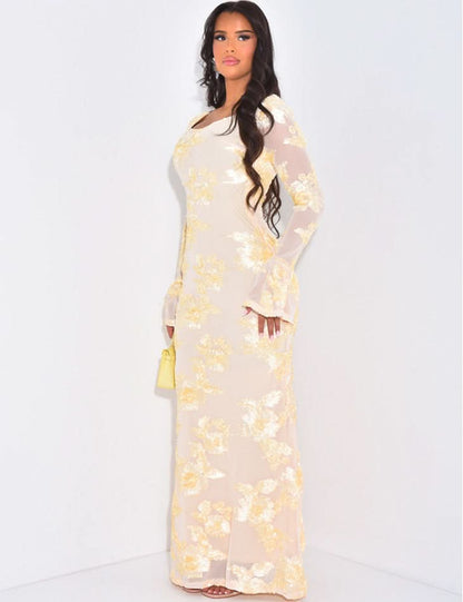 Gracefully Styled Dress for Any Occasion