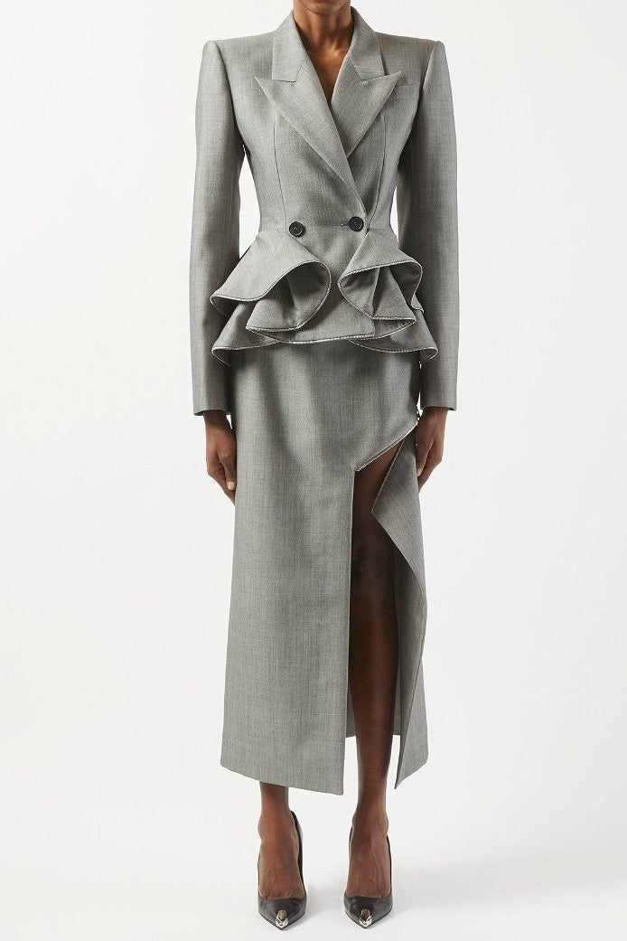 Effortlessly Elegant Garment with a Timeless Design