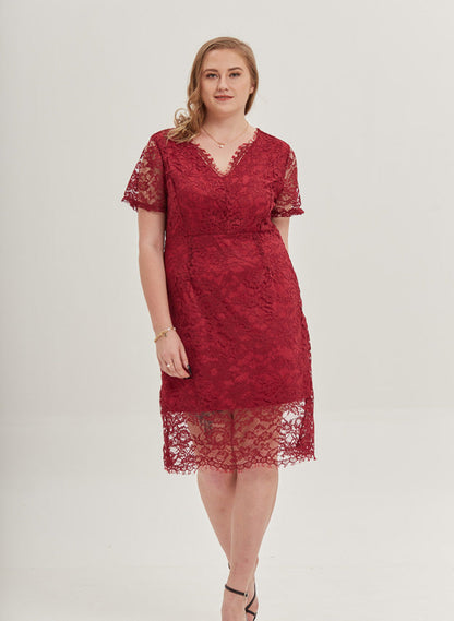 Beautifully Finished Dress in a Timeless Design