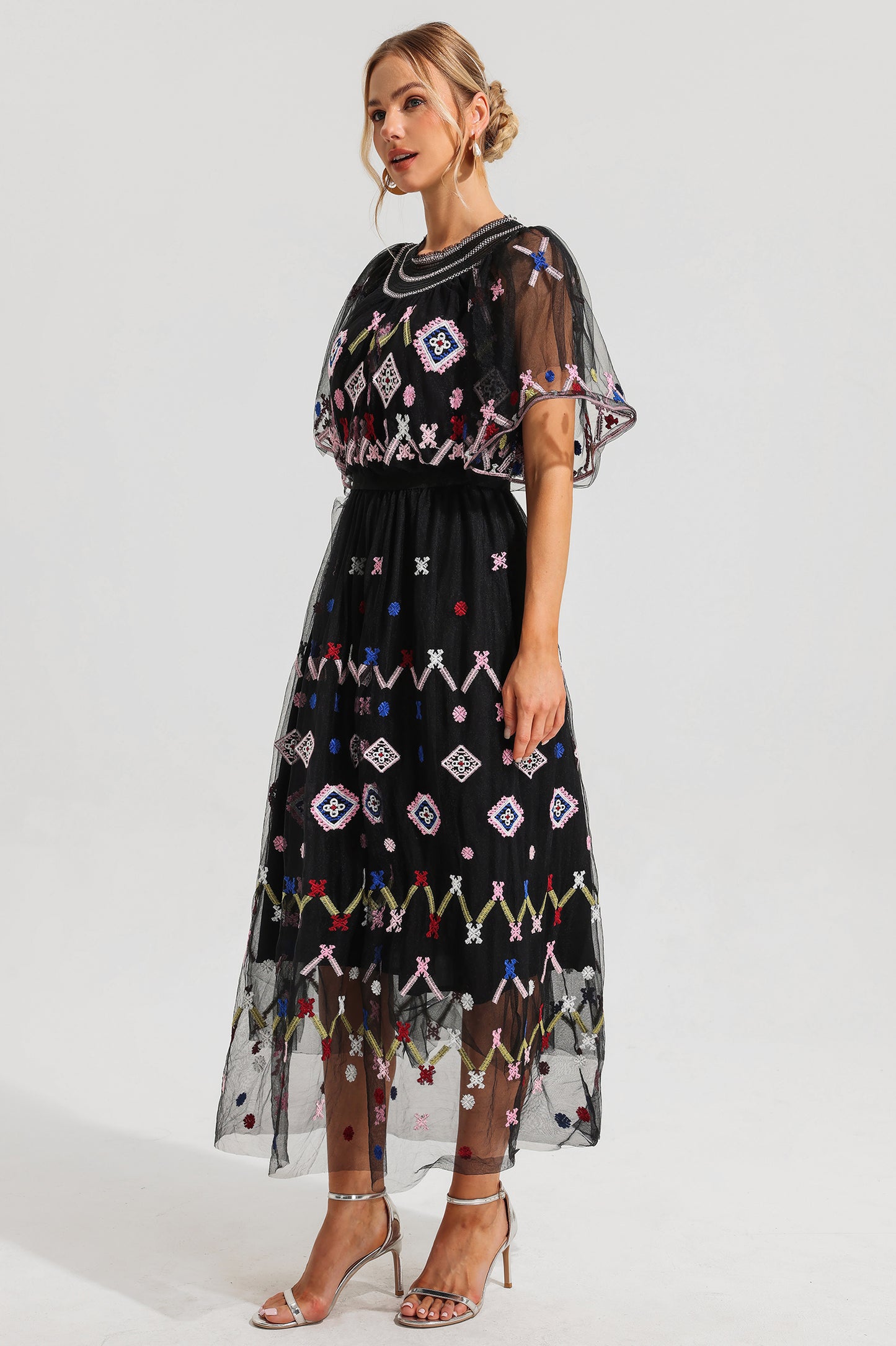 Well Tailored Dress with a Graceful Silhouette